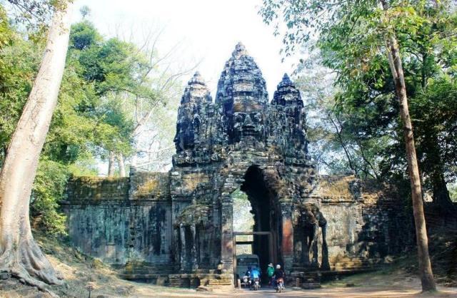 Porte-sud-de-Angkor-Thom